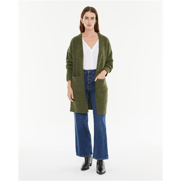 chaqueta de punto de mujer en un color verde oliva en tendencia system action