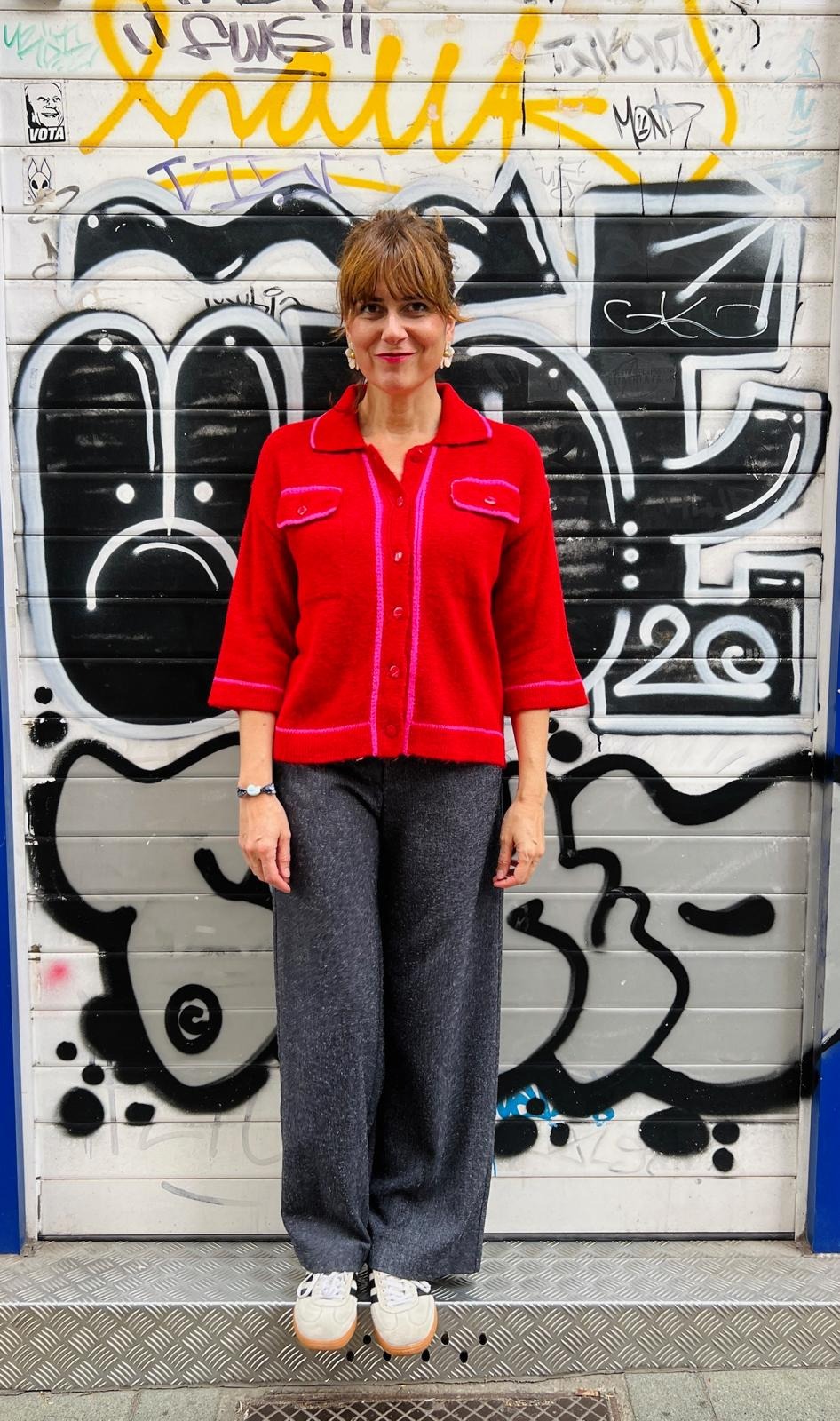 chaqueta roja punto de mujer hope dr bloom pantalón system action gris jaspeado