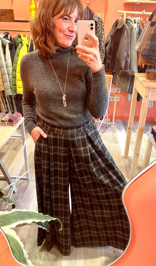 Pantalón de mujer de cuadros ancho gris y tostado