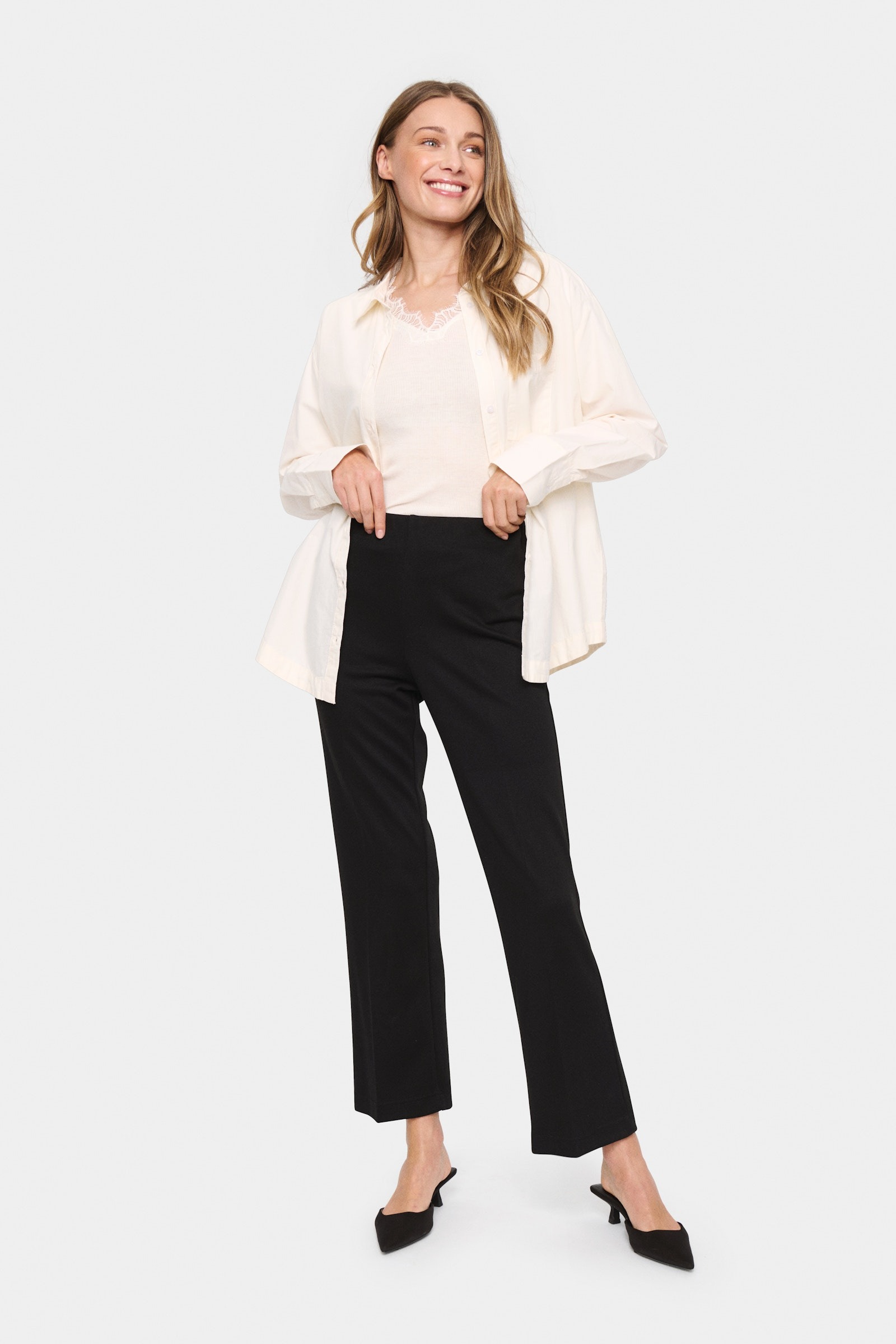 pantalon de mujer negro con elástico en la cintura kaileen saint tropez
