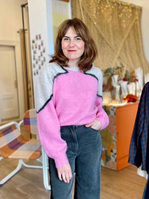 jersey de mujer de lana rosa y crudo numph