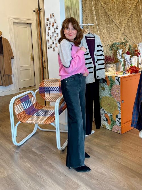 pantalón vaquero de mujer dos colores, negro y gris rhea soaked